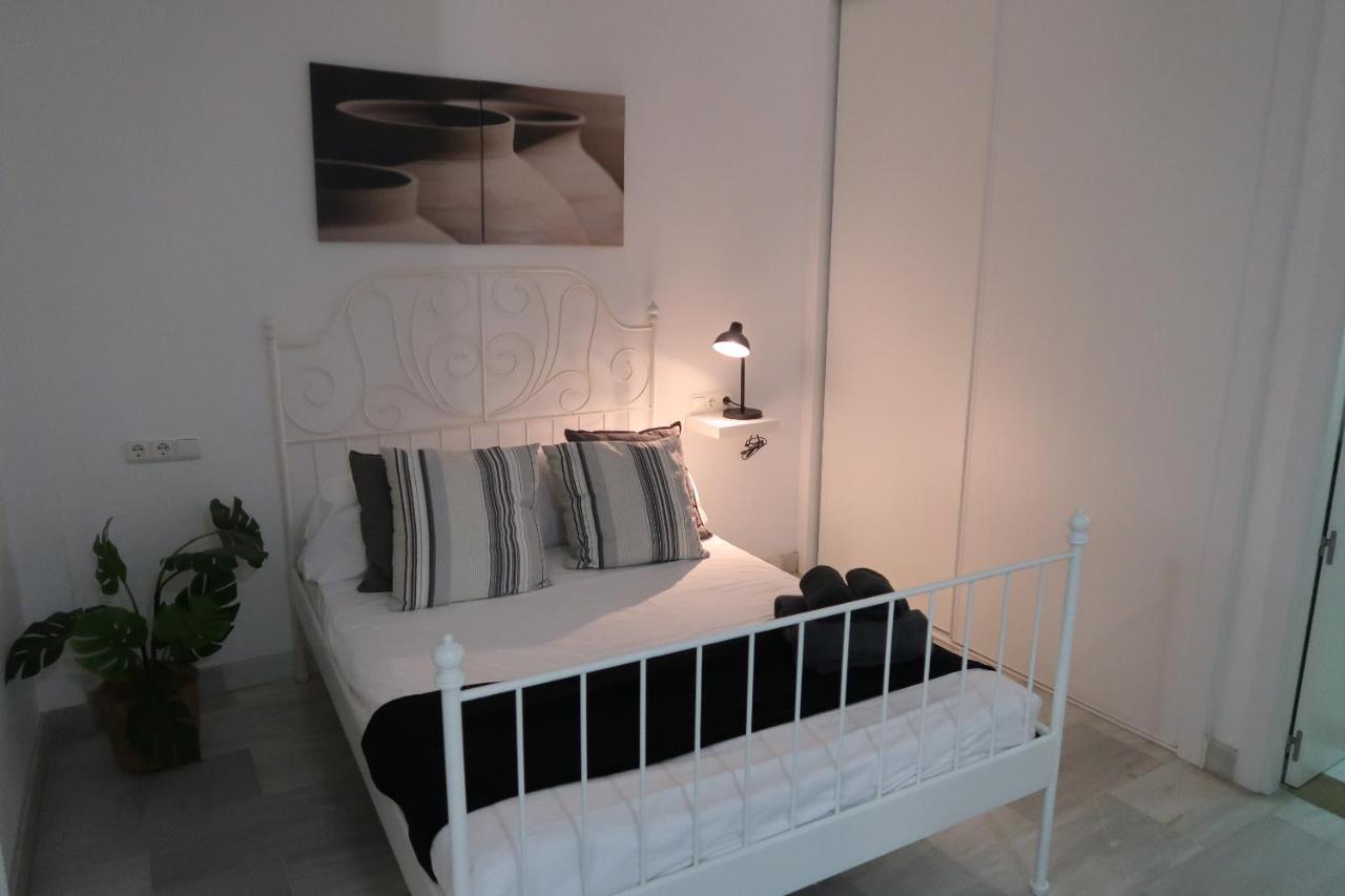 J & E Malaga Center Apartamentos Екстер'єр фото