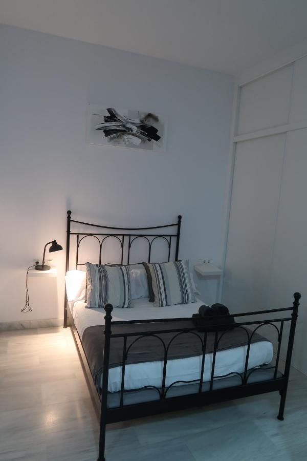 J & E Malaga Center Apartamentos Екстер'єр фото