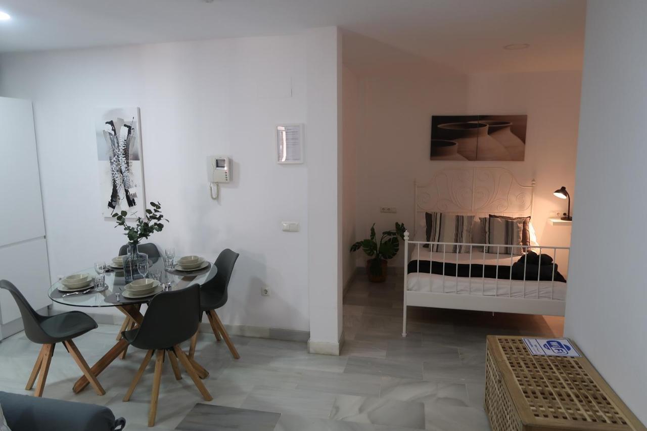 J & E Malaga Center Apartamentos Екстер'єр фото