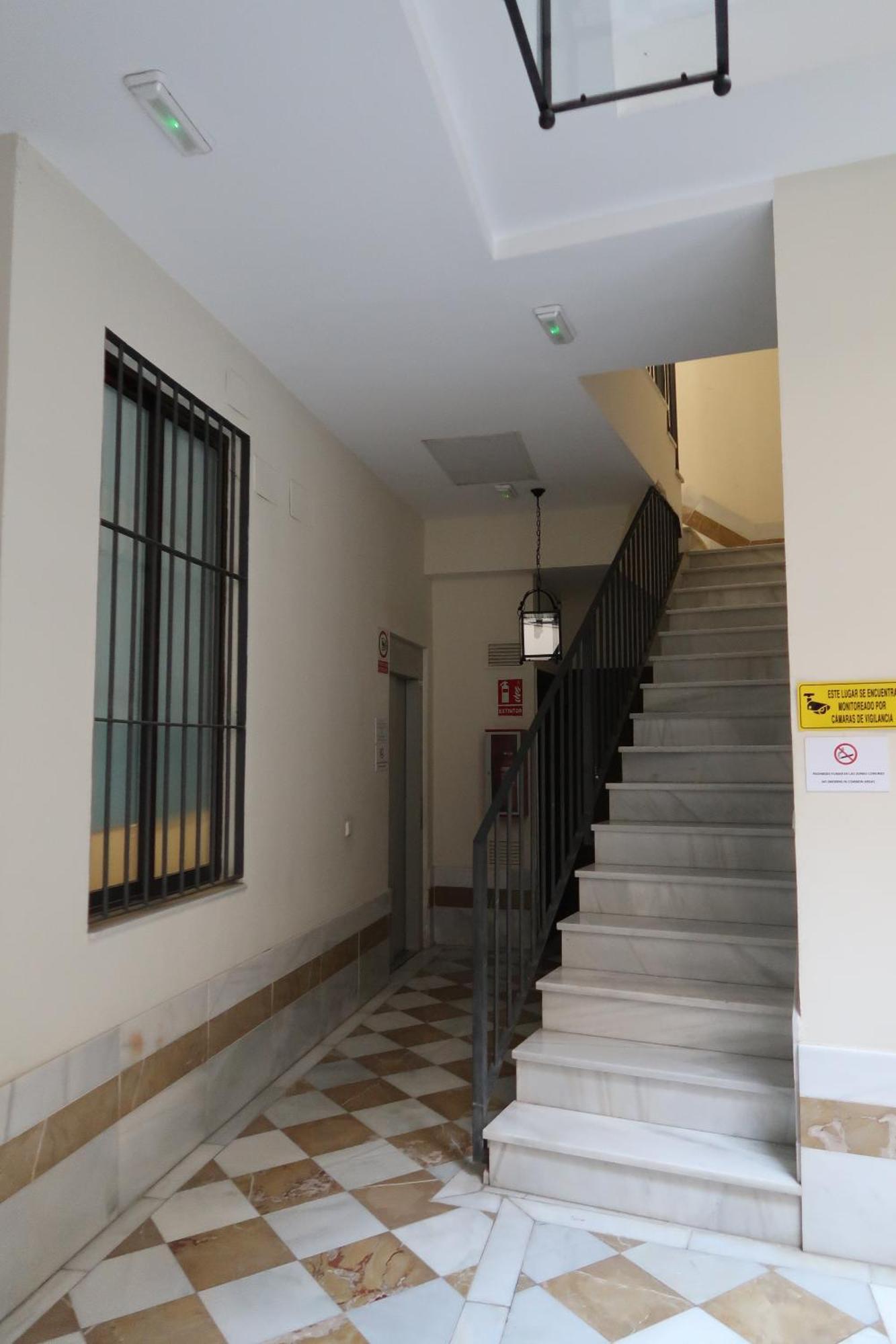 J & E Malaga Center Apartamentos Екстер'єр фото