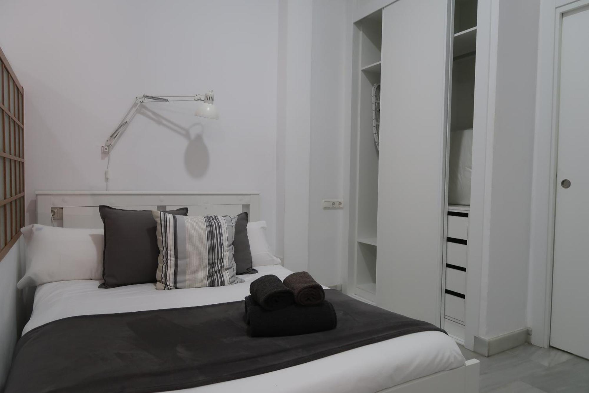 J & E Malaga Center Apartamentos Екстер'єр фото
