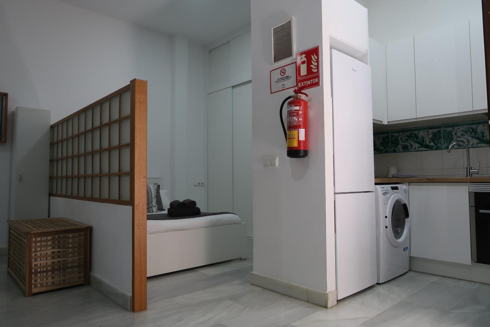 J & E Malaga Center Apartamentos Екстер'єр фото